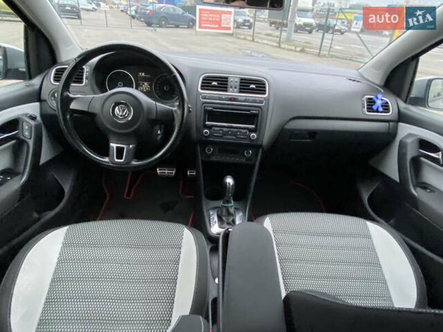 Черный Фольксваген Кросс Поло, объемом двигателя 1.6 л и пробегом 192 тыс. км за 8800 $, фото 10 на Automoto.ua