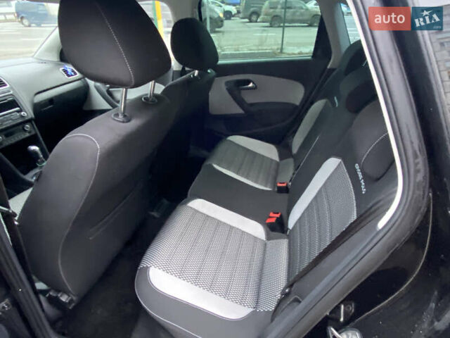 Черный Фольксваген Кросс Поло, объемом двигателя 1.6 л и пробегом 192 тыс. км за 8800 $, фото 9 на Automoto.ua