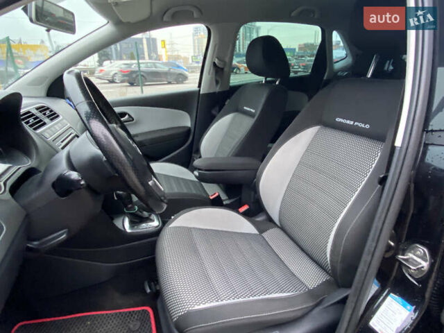 Черный Фольксваген Кросс Поло, объемом двигателя 1.6 л и пробегом 192 тыс. км за 8800 $, фото 7 на Automoto.ua