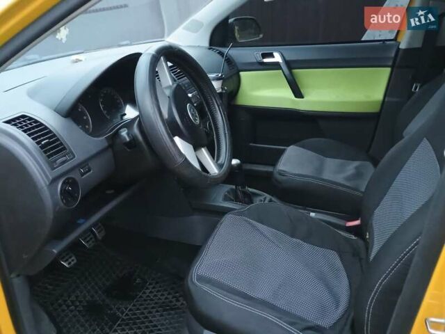 Жовтий Фольксваген Кросс Поло, об'ємом двигуна 1.4 л та пробігом 221 тис. км за 4200 $, фото 4 на Automoto.ua
