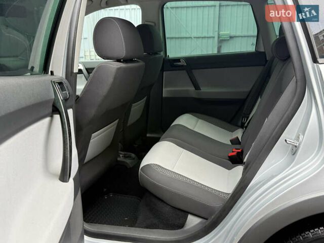 Серый Фольксваген Кросс Поло, объемом двигателя 1.4 л и пробегом 180 тыс. км за 6700 $, фото 27 на Automoto.ua