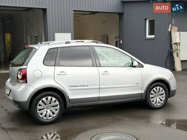 Серый Фольксваген Кросс Поло, объемом двигателя 1.4 л и пробегом 180 тыс. км за 6700 $, фото 4 на Automoto.ua