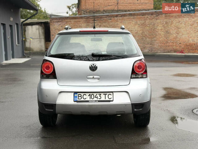 Серый Фольксваген Кросс Поло, объемом двигателя 1.4 л и пробегом 180 тыс. км за 6700 $, фото 3 на Automoto.ua