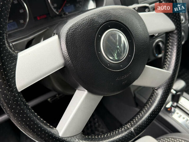 Серый Фольксваген Кросс Поло, объемом двигателя 1.4 л и пробегом 180 тыс. км за 6700 $, фото 21 на Automoto.ua