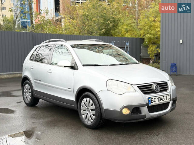 Серый Фольксваген Кросс Поло, объемом двигателя 1.4 л и пробегом 180 тыс. км за 6700 $, фото 7 на Automoto.ua