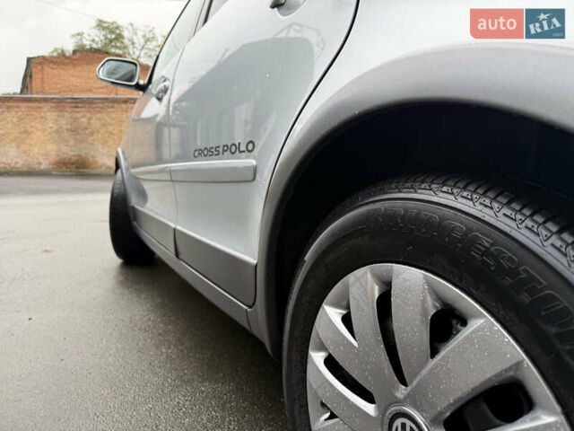 Серый Фольксваген Кросс Поло, объемом двигателя 1.4 л и пробегом 180 тыс. км за 6700 $, фото 34 на Automoto.ua