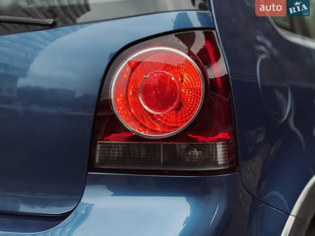 Синий Фольксваген Кросс Поло, объемом двигателя 1.4 л и пробегом 214 тыс. км за 5799 $, фото 17 на Automoto.ua