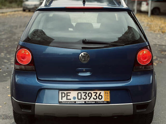 Синий Фольксваген Кросс Поло, объемом двигателя 1.4 л и пробегом 214 тыс. км за 5799 $, фото 8 на Automoto.ua