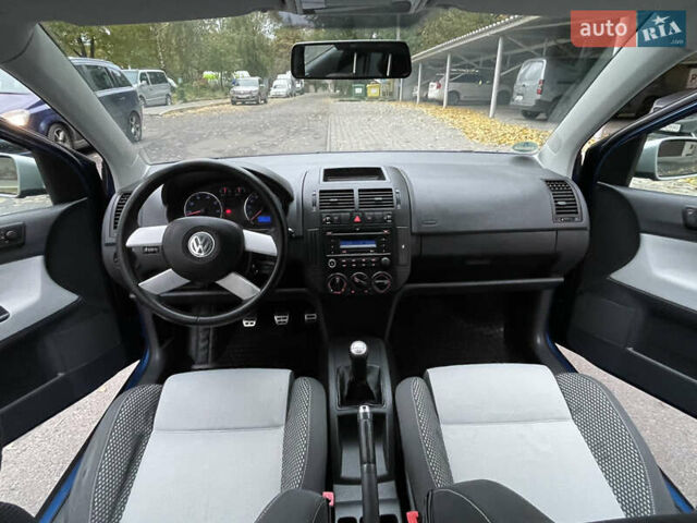 Синий Фольксваген Кросс Поло, объемом двигателя 1.4 л и пробегом 214 тыс. км за 5799 $, фото 2 на Automoto.ua
