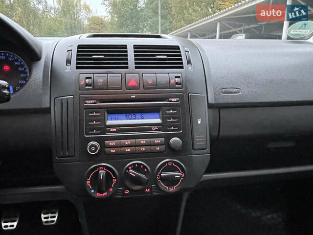 Синий Фольксваген Кросс Поло, объемом двигателя 1.4 л и пробегом 214 тыс. км за 5799 $, фото 28 на Automoto.ua