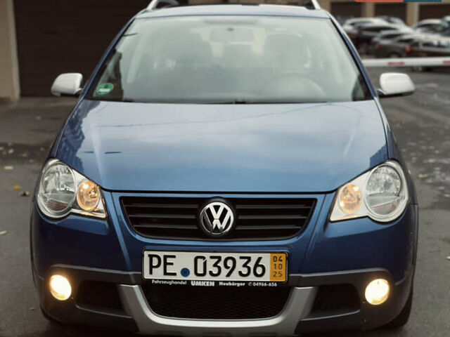 Синий Фольксваген Кросс Поло, объемом двигателя 1.4 л и пробегом 214 тыс. км за 5799 $, фото 3 на Automoto.ua