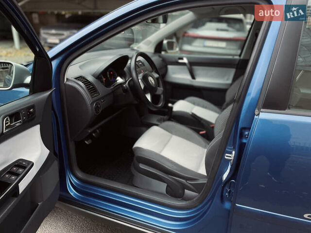 Синий Фольксваген Кросс Поло, объемом двигателя 1.4 л и пробегом 214 тыс. км за 5799 $, фото 1 на Automoto.ua