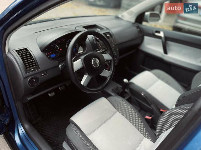 Синий Фольксваген Кросс Поло, объемом двигателя 1.4 л и пробегом 214 тыс. км за 5799 $, фото 20 на Automoto.ua