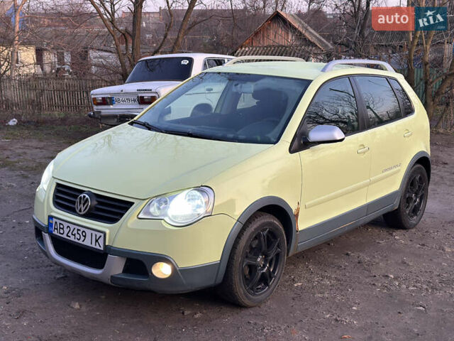 Зеленый Фольксваген Кросс Поло, объемом двигателя 1.6 л и пробегом 275 тыс. км за 3800 $, фото 4 на Automoto.ua
