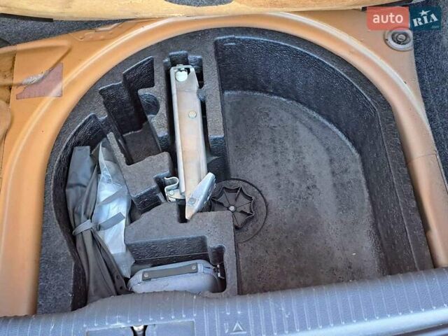 Оранжевый Фольксваген Кросс Поло, объемом двигателя 1.4 л и пробегом 238 тыс. км за 4900 $, фото 24 на Automoto.ua