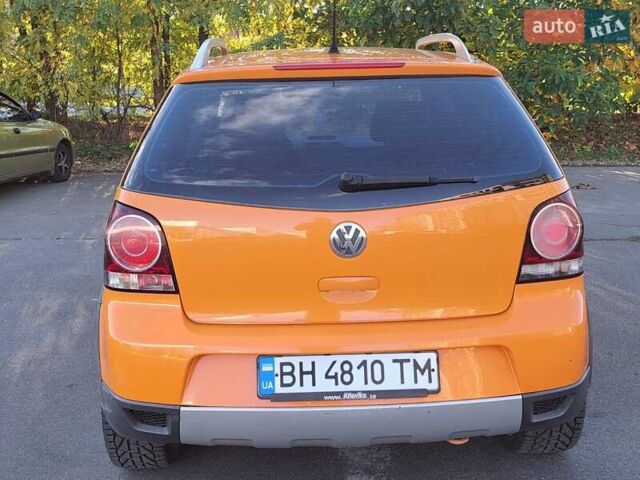 Оранжевый Фольксваген Кросс Поло, объемом двигателя 1.4 л и пробегом 238 тыс. км за 4900 $, фото 10 на Automoto.ua