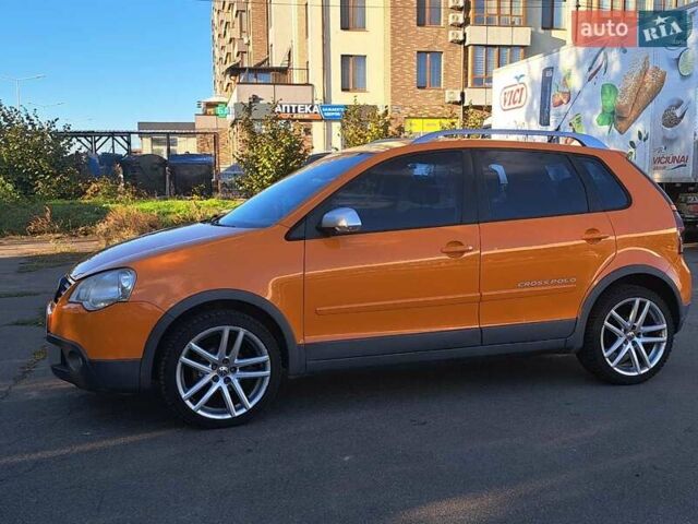 Оранжевый Фольксваген Кросс Поло, объемом двигателя 1.4 л и пробегом 238 тыс. км за 4900 $, фото 16 на Automoto.ua