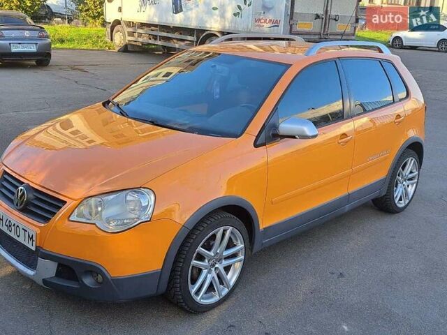 Оранжевый Фольксваген Кросс Поло, объемом двигателя 1.4 л и пробегом 238 тыс. км за 4900 $, фото 2 на Automoto.ua