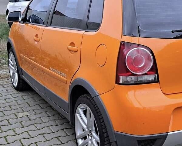 Оранжевый Фольксваген Кросс Поло, объемом двигателя 1.4 л и пробегом 238 тыс. км за 4900 $, фото 15 на Automoto.ua