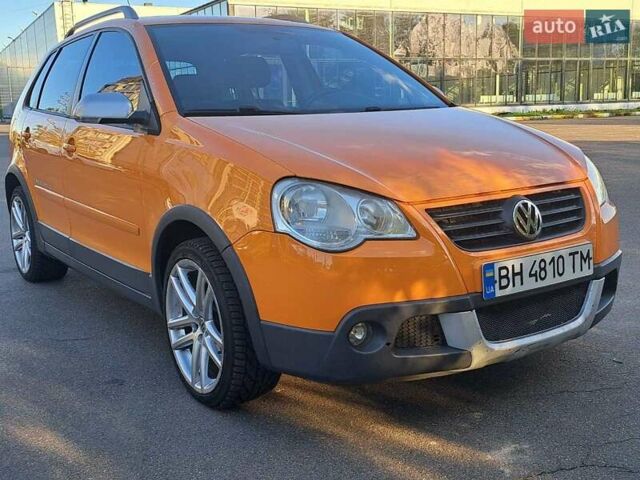 Оранжевый Фольксваген Кросс Поло, объемом двигателя 1.4 л и пробегом 238 тыс. км за 4900 $, фото 4 на Automoto.ua