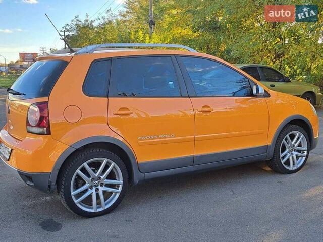 Оранжевый Фольксваген Кросс Поло, объемом двигателя 1.4 л и пробегом 238 тыс. км за 4900 $, фото 8 на Automoto.ua