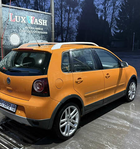 Оранжевый Фольксваген Кросс Поло, объемом двигателя 1.4 л и пробегом 166 тыс. км за 5200 $, фото 4 на Automoto.ua