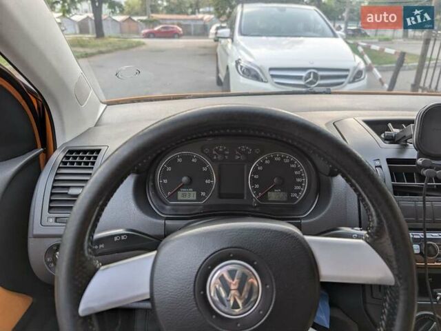 Помаранчевий Фольксваген Кросс Поло, об'ємом двигуна 1.4 л та пробігом 273 тис. км за 5000 $, фото 10 на Automoto.ua
