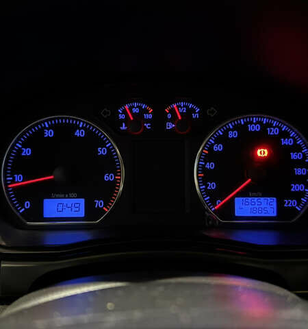 Оранжевый Фольксваген Кросс Поло, объемом двигателя 1.4 л и пробегом 166 тыс. км за 5200 $, фото 6 на Automoto.ua