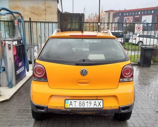 Оранжевый Фольксваген Кросс Поло, объемом двигателя 1.39 л и пробегом 160 тыс. км за 5200 $, фото 8 на Automoto.ua