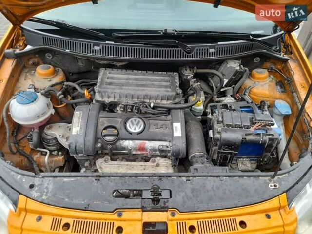 Оранжевый Фольксваген Кросс Поло, объемом двигателя 1.39 л и пробегом 160 тыс. км за 5200 $, фото 10 на Automoto.ua