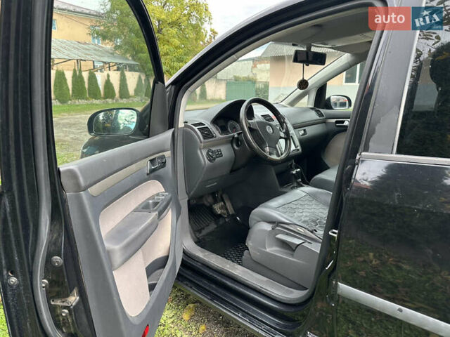 Черный Фольксваген Кросс Туран, объемом двигателя 1.9 л и пробегом 333 тыс. км за 7500 $, фото 8 на Automoto.ua