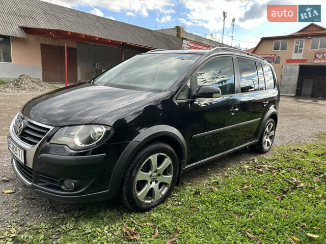 Черный Фольксваген Кросс Туран, объемом двигателя 1.9 л и пробегом 333 тыс. км за 7500 $, фото 6 на Automoto.ua