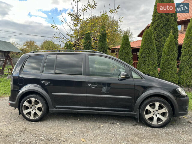 Черный Фольксваген Кросс Туран, объемом двигателя 1.9 л и пробегом 333 тыс. км за 7500 $, фото 2 на Automoto.ua