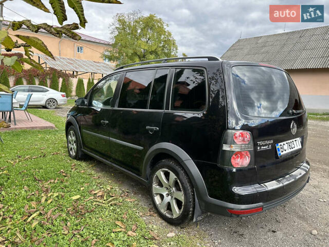 Черный Фольксваген Кросс Туран, объемом двигателя 1.9 л и пробегом 333 тыс. км за 7500 $, фото 5 на Automoto.ua