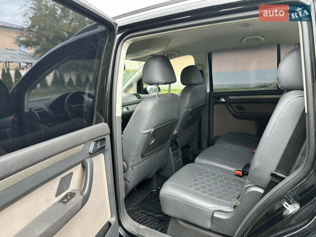 Черный Фольксваген Кросс Туран, объемом двигателя 1.9 л и пробегом 333 тыс. км за 7500 $, фото 10 на Automoto.ua