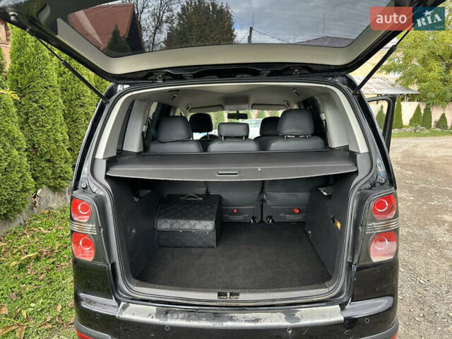 Черный Фольксваген Кросс Туран, объемом двигателя 1.9 л и пробегом 333 тыс. км за 7500 $, фото 13 на Automoto.ua