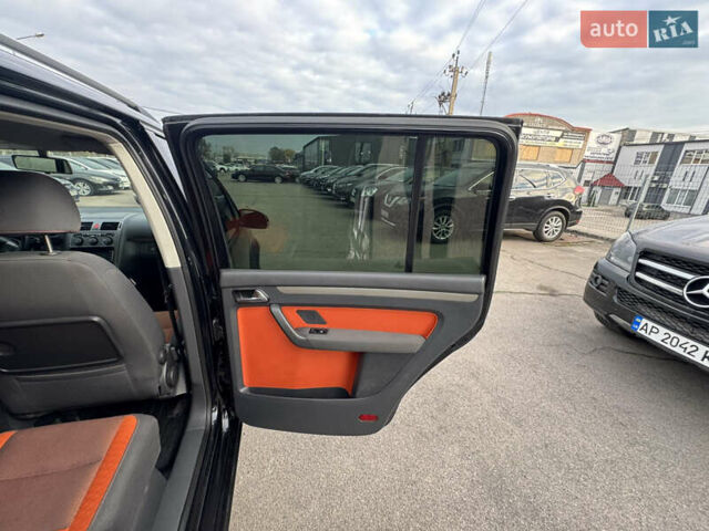 Черный Фольксваген Кросс Туран, объемом двигателя 1.9 л и пробегом 278 тыс. км за 7100 $, фото 28 на Automoto.ua