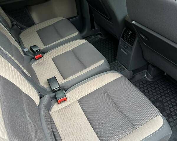 Черный Фольксваген Кросс Туран, объемом двигателя 1.4 л и пробегом 143 тыс. км за 8700 $, фото 16 на Automoto.ua