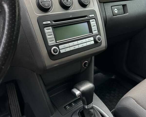 Черный Фольксваген Кросс Туран, объемом двигателя 1.4 л и пробегом 143 тыс. км за 8700 $, фото 11 на Automoto.ua