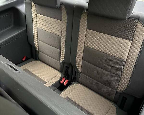 Черный Фольксваген Кросс Туран, объемом двигателя 1.4 л и пробегом 143 тыс. км за 8700 $, фото 19 на Automoto.ua