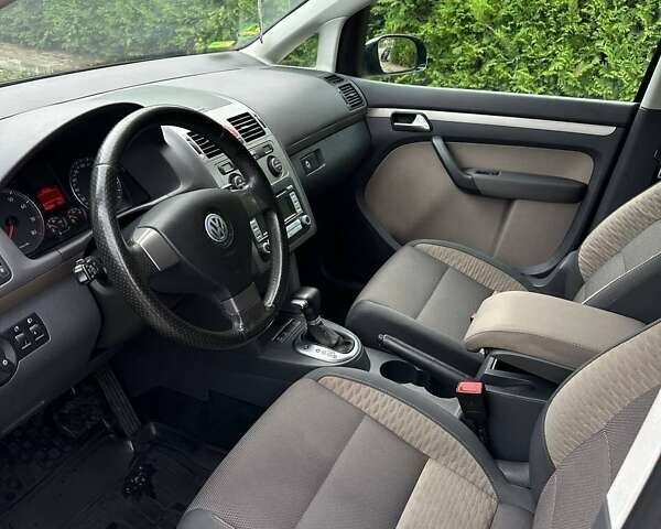 Черный Фольксваген Кросс Туран, объемом двигателя 1.4 л и пробегом 143 тыс. км за 8700 $, фото 10 на Automoto.ua