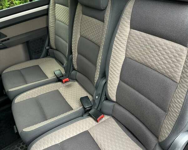 Черный Фольксваген Кросс Туран, объемом двигателя 1.4 л и пробегом 143 тыс. км за 8700 $, фото 20 на Automoto.ua