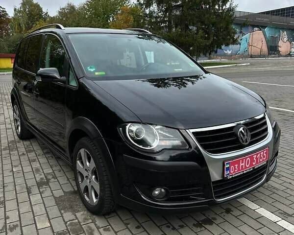 Черный Фольксваген Кросс Туран, объемом двигателя 1.4 л и пробегом 143 тыс. км за 8700 $, фото 5 на Automoto.ua