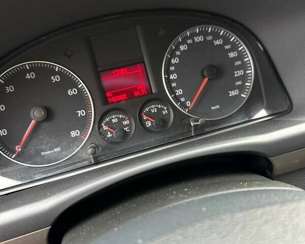 Черный Фольксваген Кросс Туран, объемом двигателя 1.4 л и пробегом 143 тыс. км за 8700 $, фото 17 на Automoto.ua