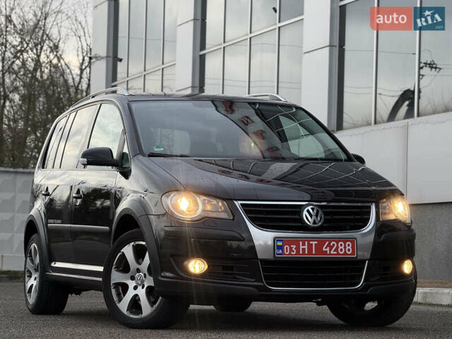 Черный Фольксваген Кросс Туран, объемом двигателя 0 л и пробегом 219 тыс. км за 8500 $, фото 2 на Automoto.ua