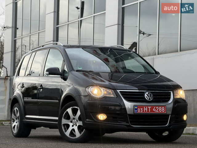 Черный Фольксваген Кросс Туран, объемом двигателя 0 л и пробегом 219 тыс. км за 8500 $, фото 4 на Automoto.ua