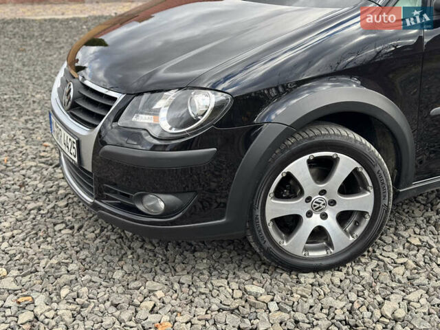 Черный Фольксваген Кросс Туран, объемом двигателя 1.4 л и пробегом 230 тыс. км за 7690 $, фото 4 на Automoto.ua