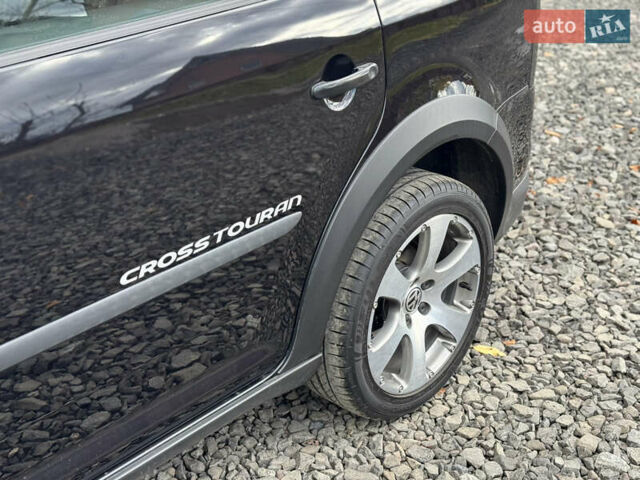 Черный Фольксваген Кросс Туран, объемом двигателя 1.4 л и пробегом 230 тыс. км за 7690 $, фото 5 на Automoto.ua