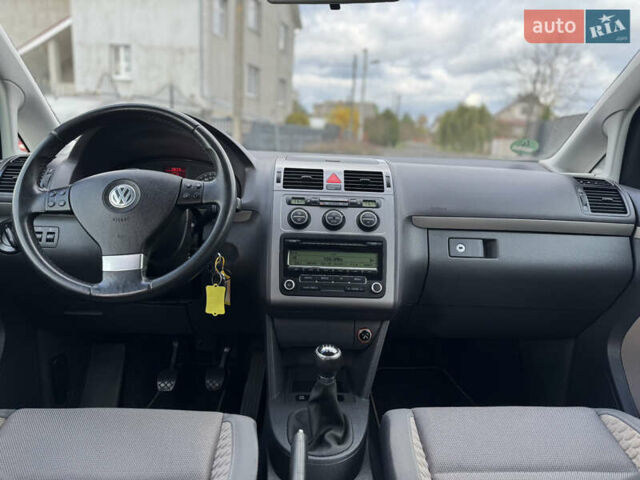 Черный Фольксваген Кросс Туран, объемом двигателя 1.4 л и пробегом 230 тыс. км за 7690 $, фото 13 на Automoto.ua