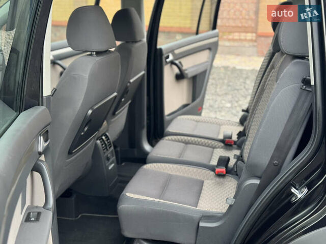 Черный Фольксваген Кросс Туран, объемом двигателя 1.4 л и пробегом 230 тыс. км за 7690 $, фото 10 на Automoto.ua